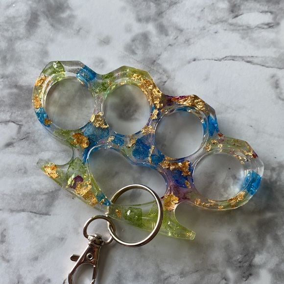 Colorful Knuckles keychain - Picture 2 of 5